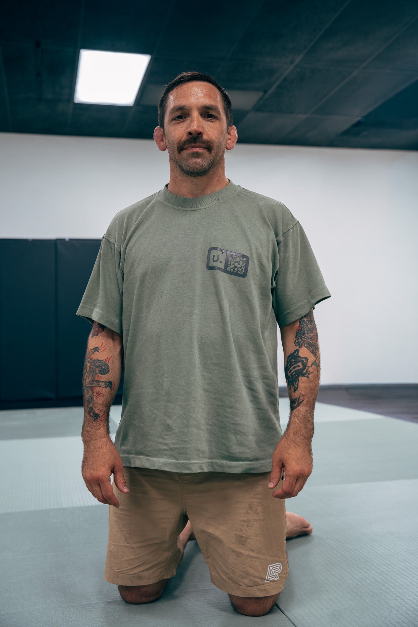 Upstream Tee - Oil Green