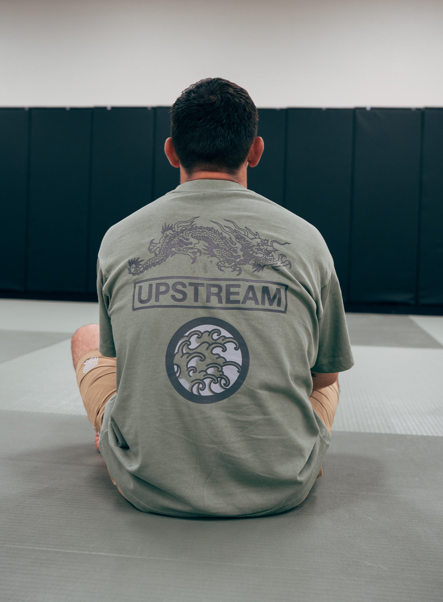 Upstream Tee - Oil Green